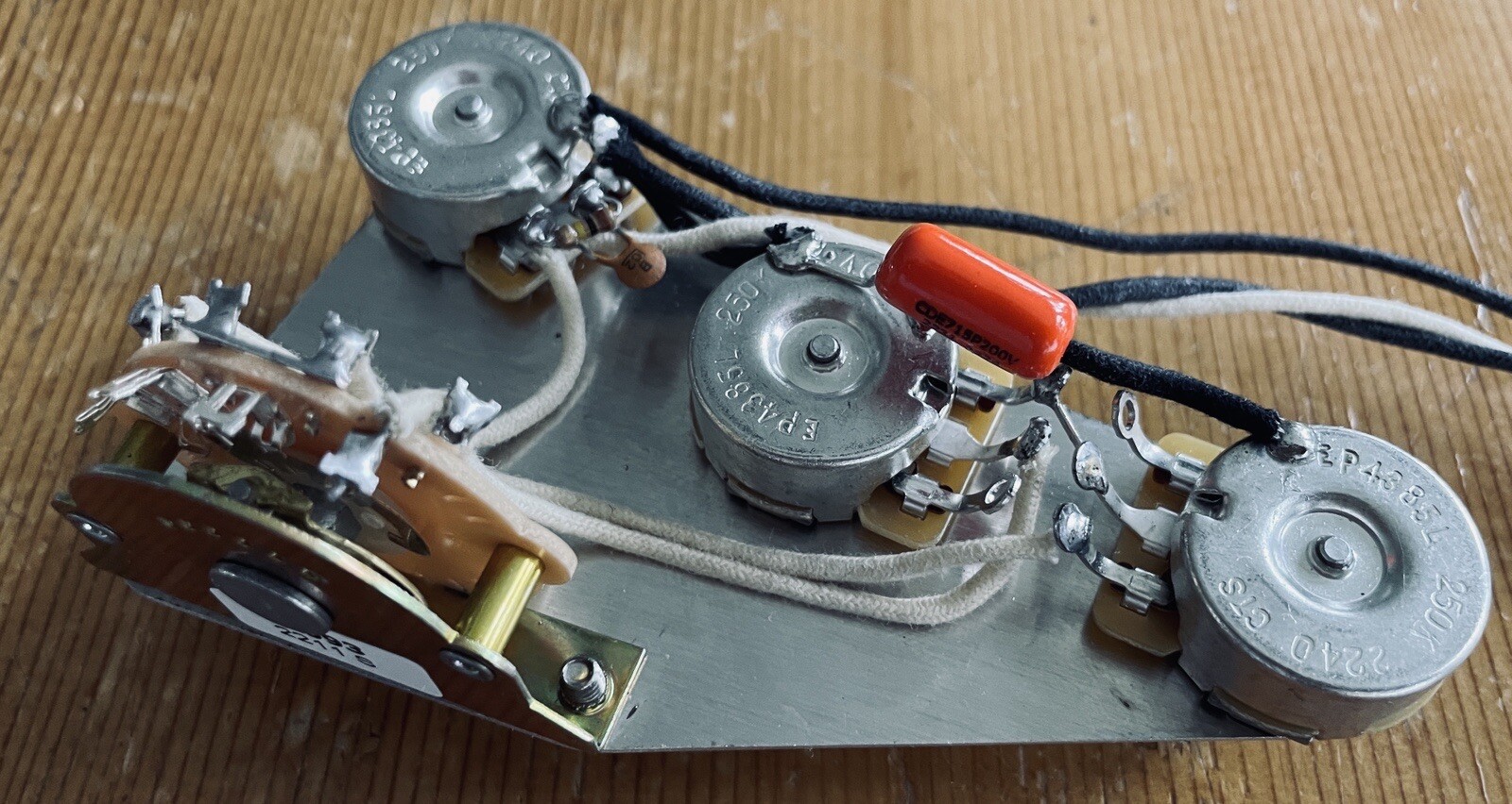 Fender Stratocaster Wiring Harness Treble Bleed 250k CTS Pots Oak Grigsby 5 Way