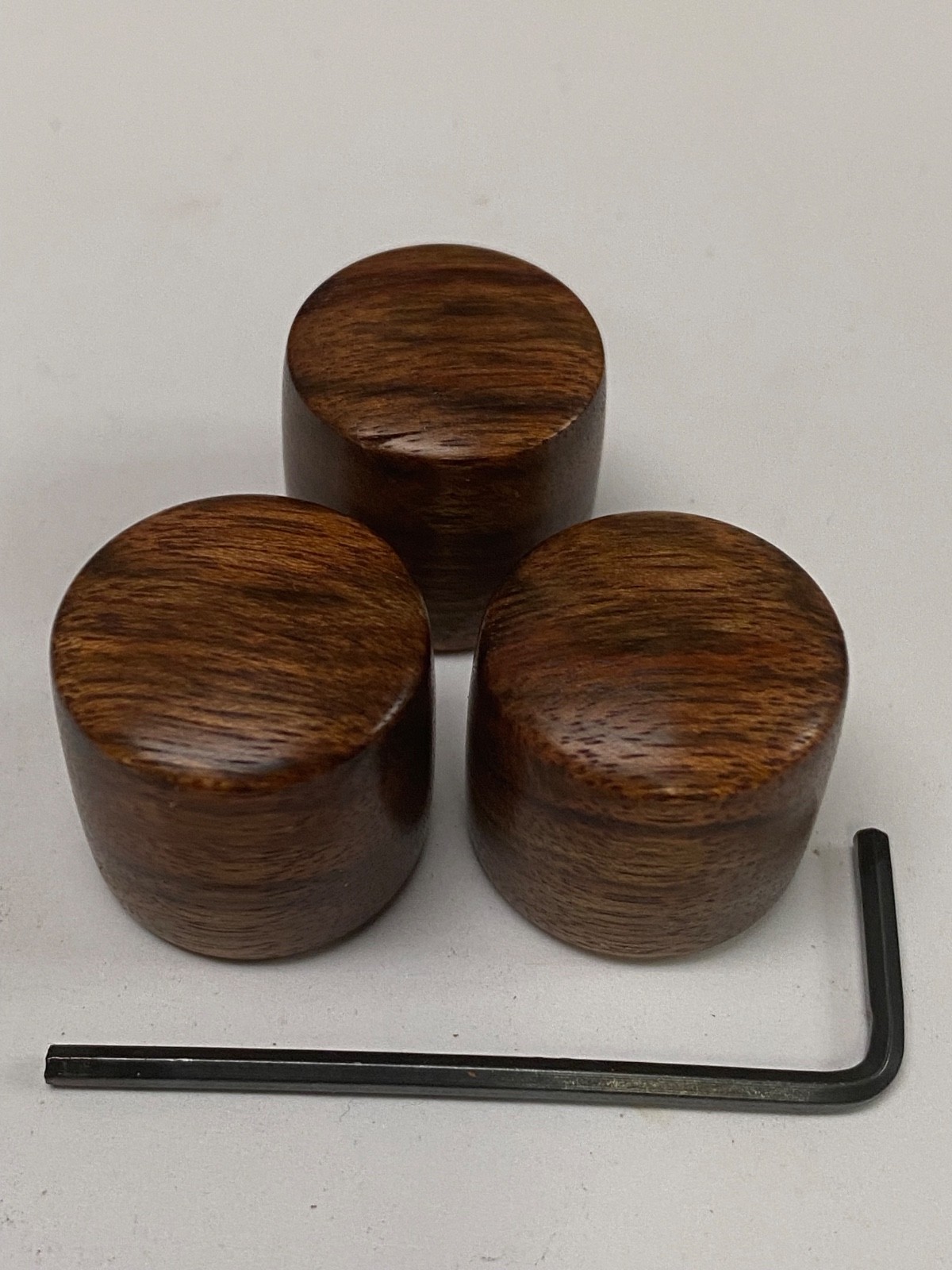 3 TONE/VOL ROSEWOOD KNOBS, FLAT OIL FINISH, PACKED AS PIXED,1/4” pot, hex key