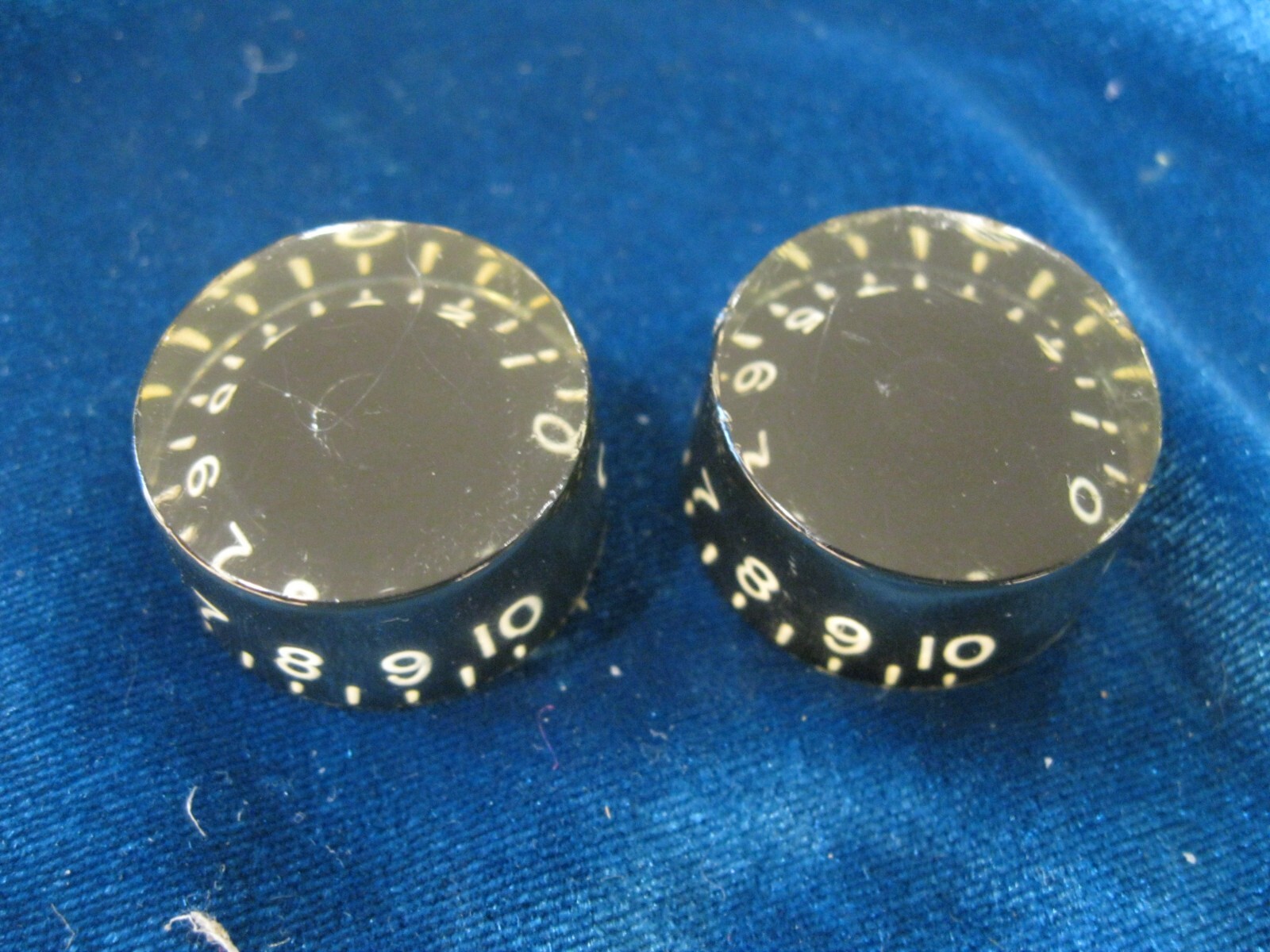 2 Vintage late 1970’s Gibson Black Speed Knobs SG L6-S Les Paul RD Marauder G-3