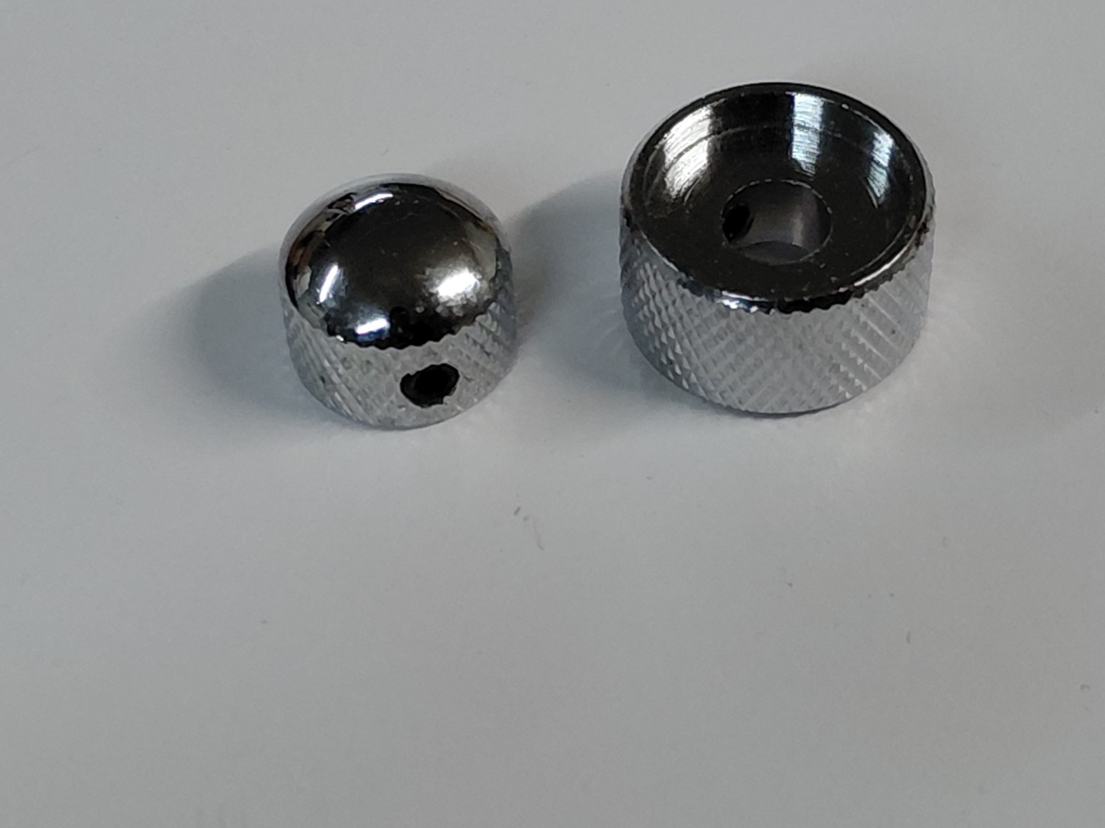 Chrome Knob – Factory Replacement for some Peavey Axcel Bass Models