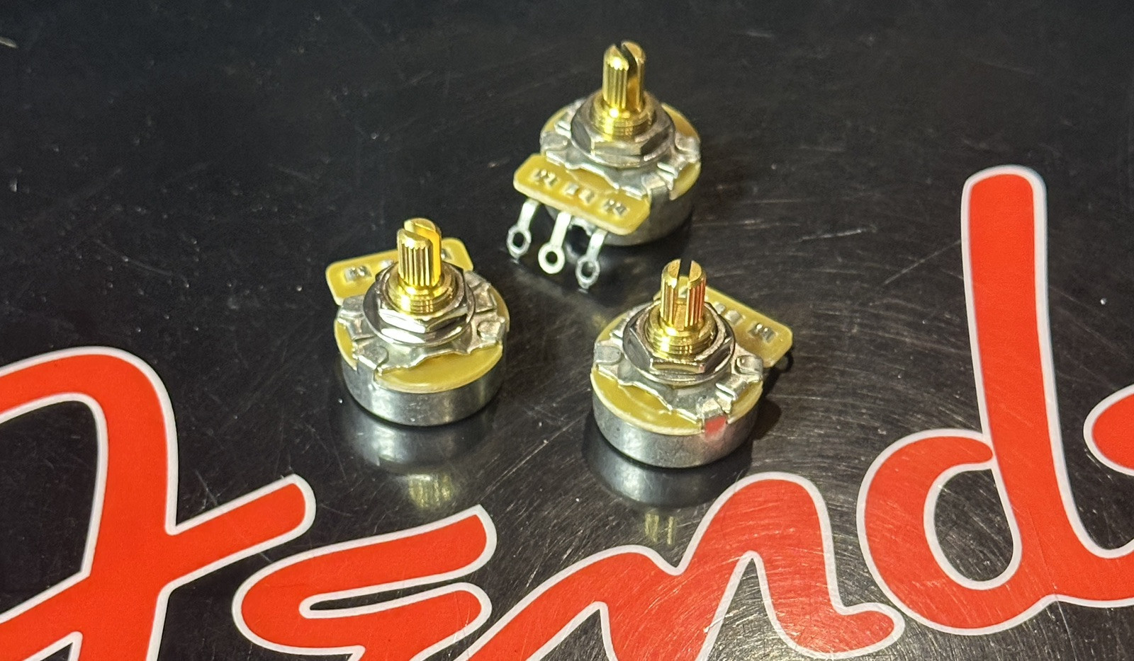 3X Genuine CTS® 500K Split Shaft Potentiometers Audio Taper 3/8″ Shaft Dish Back