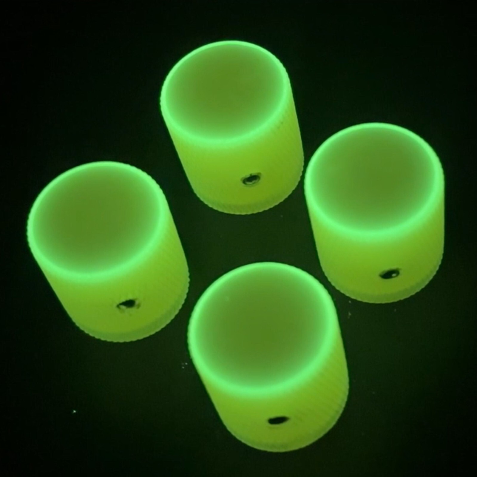 LIT Guitars & Accessories – Custom Knob Set – 6mm – GITD/UV Yellow(Set of 4)