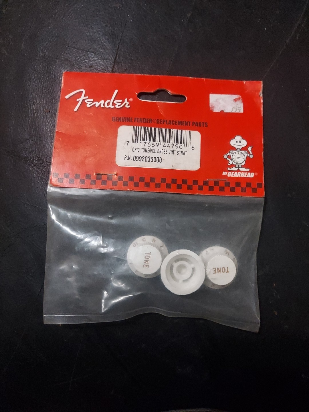 NEW – Genuine Fender Original Series Strat Knob Set – WHITE, 099-2035-000