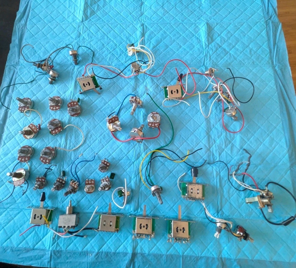 Lot of Guitar Toggle Switches – new & used