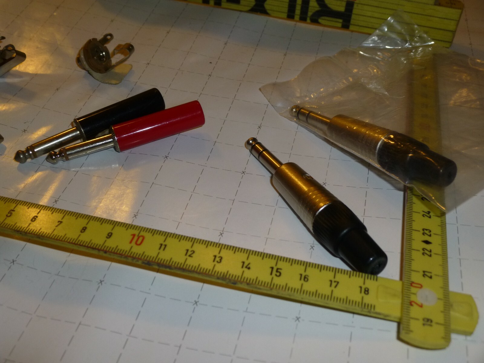 mono phone plug jack jax 11 , stereo plug , 1/4 “, some marked switchcraft