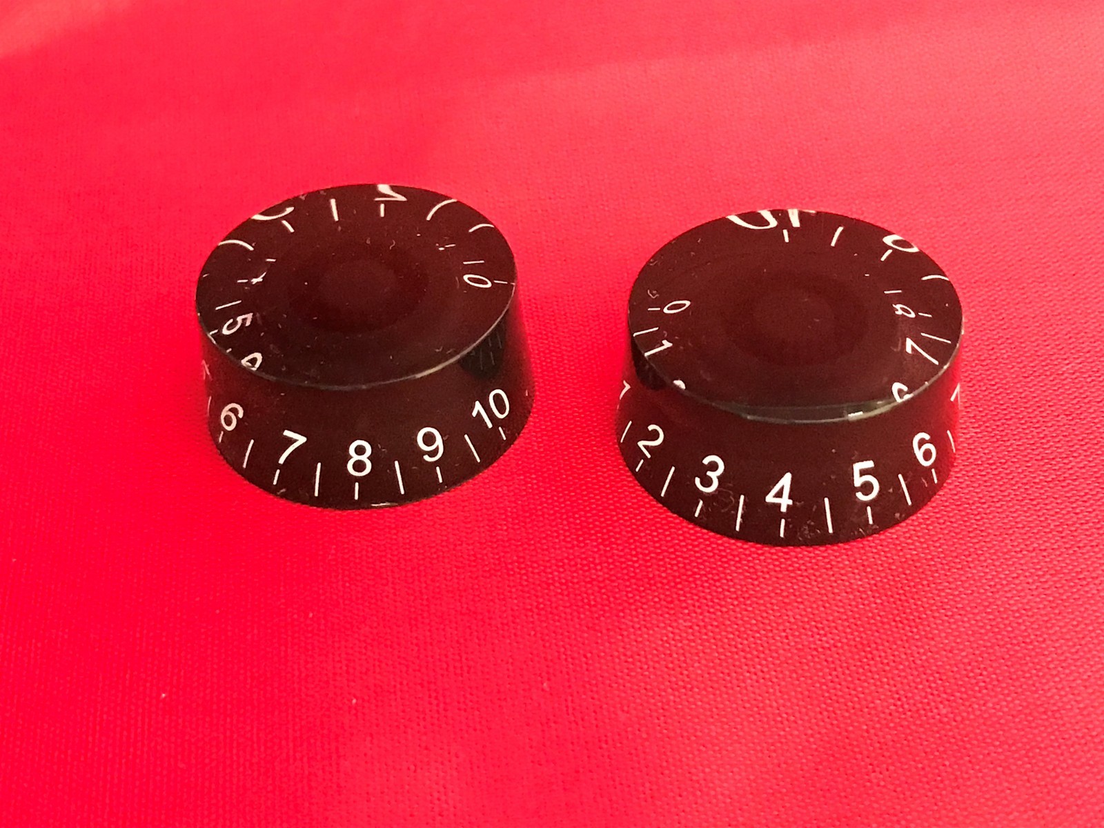 Black Guitar Speed Knobs Fits Coarse 18 teeth Spline Pots 2 Knobs