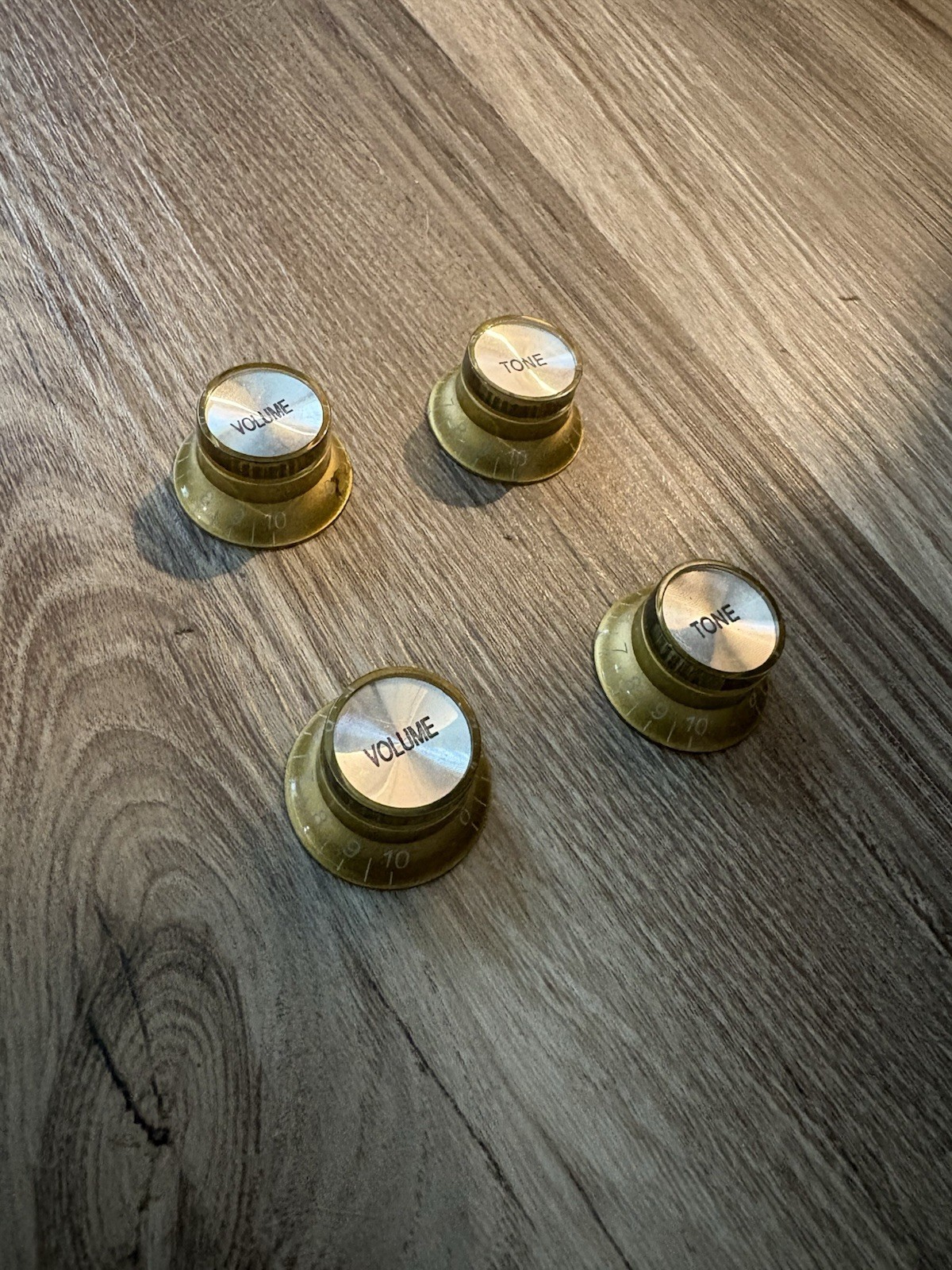 Gold Top Hat Volume and Tone Knobs 18 Course Spline Style