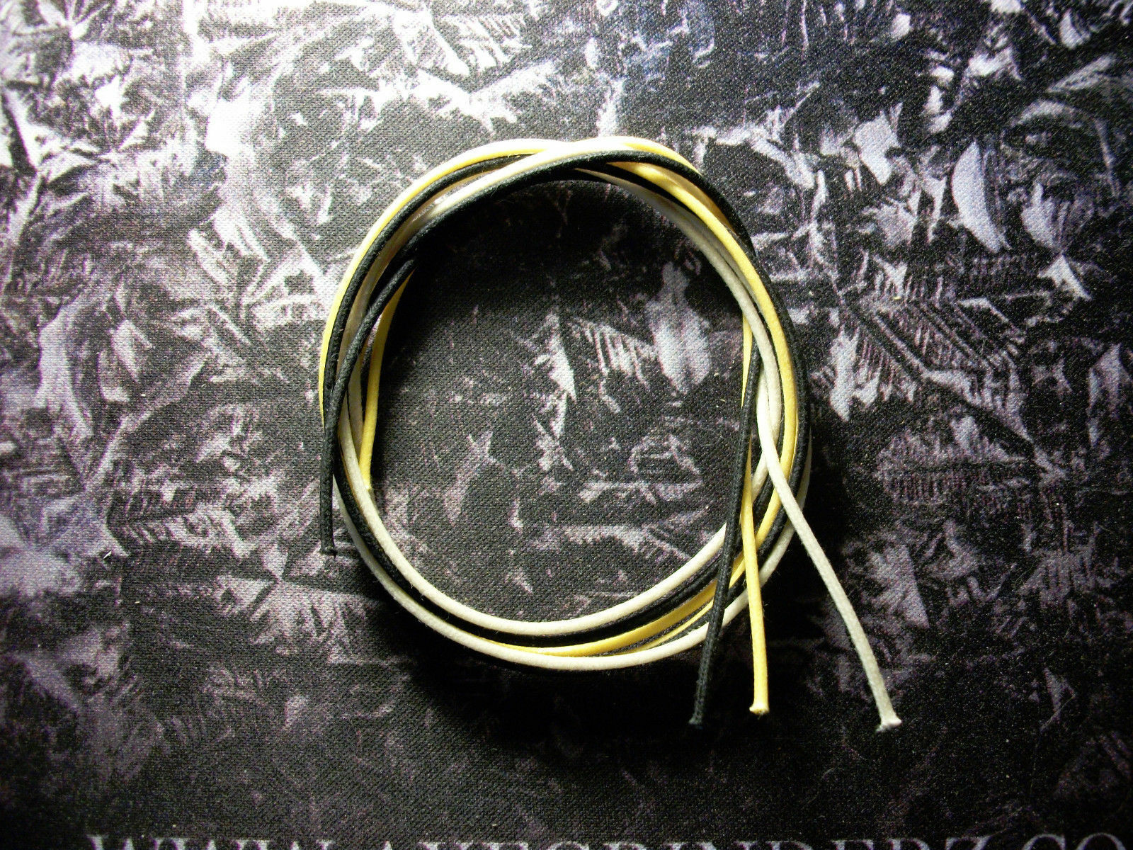 12 Ft ( 4 Black/4 Yellow/4 White) 22 awg Gavitt Pushback Cloth Guitar Wire 22ga