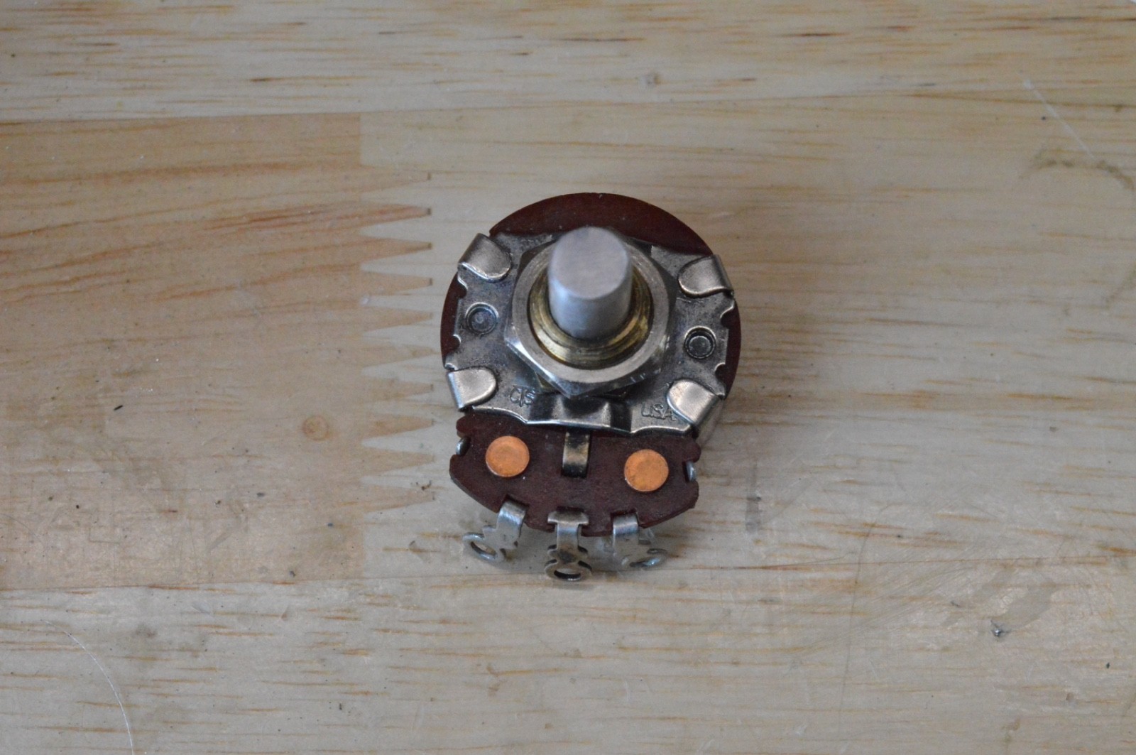 Vintage 1965 CTS 500k NOS Potentiometer 1376532 1/4 solid shaft