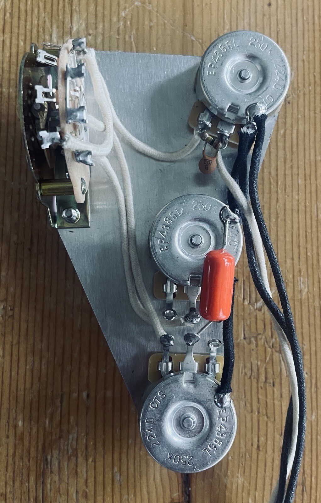 Fender Stratocaster Wiring Harness Treble Bleed 250k CTS Pots Oak Grigsby 5 Way