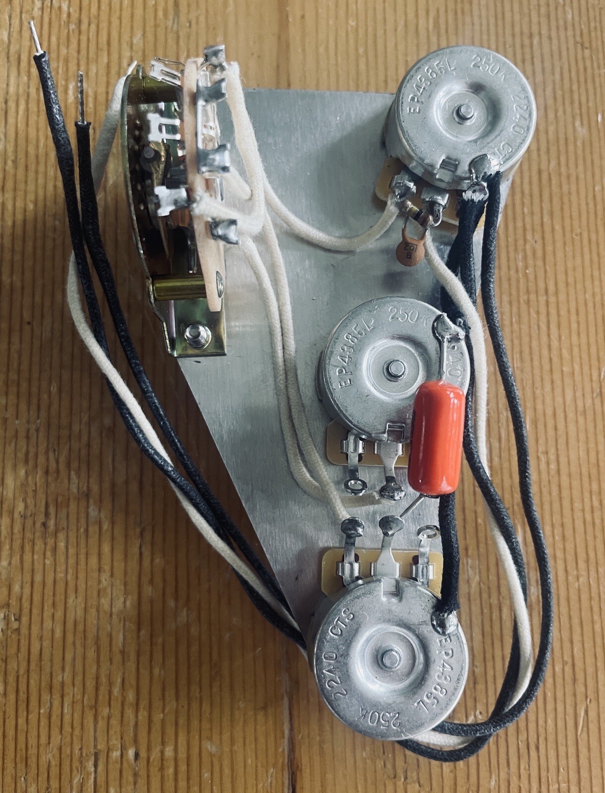 Fender Stratocaster Wiring Harness Treble Bleed 250k CTS Pots Oak Grigsby 5 Way