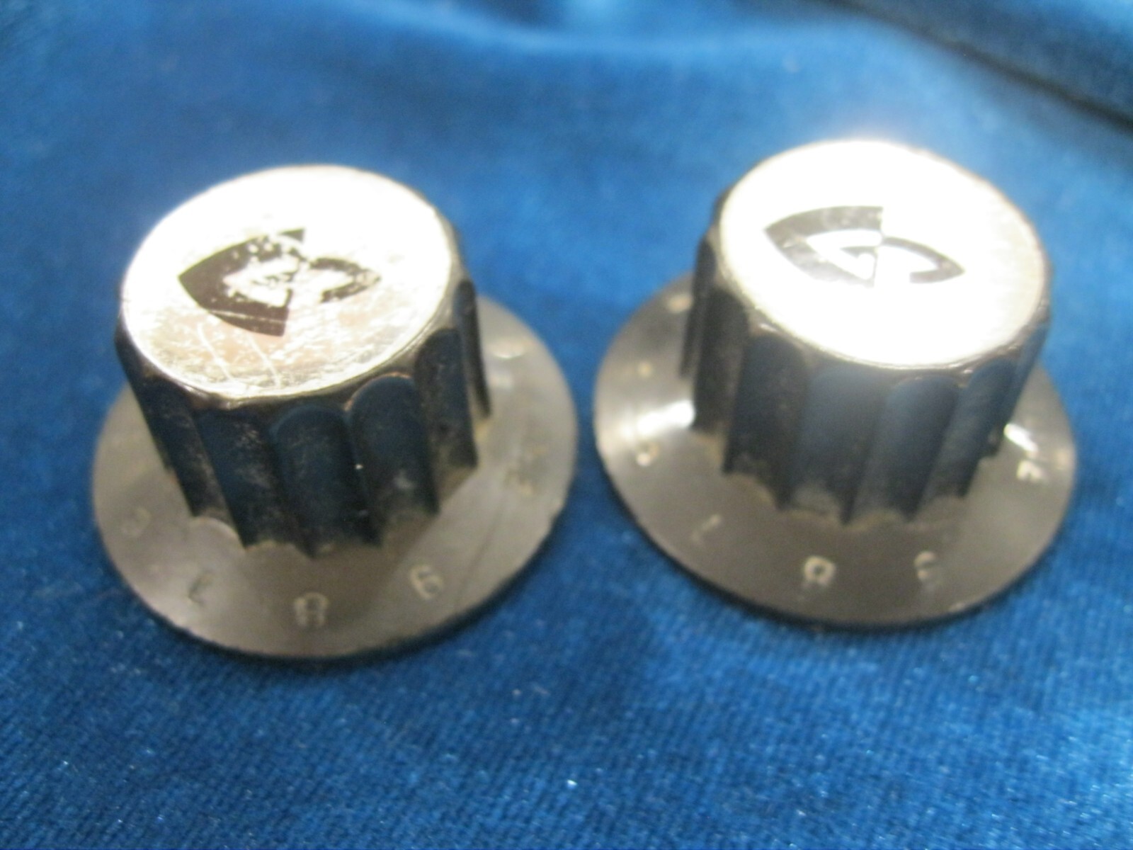 Two Vintage 60’s 70’s 1-9 GUILD Knobs for Bluesbird Starfire S-100 M-75 M-85