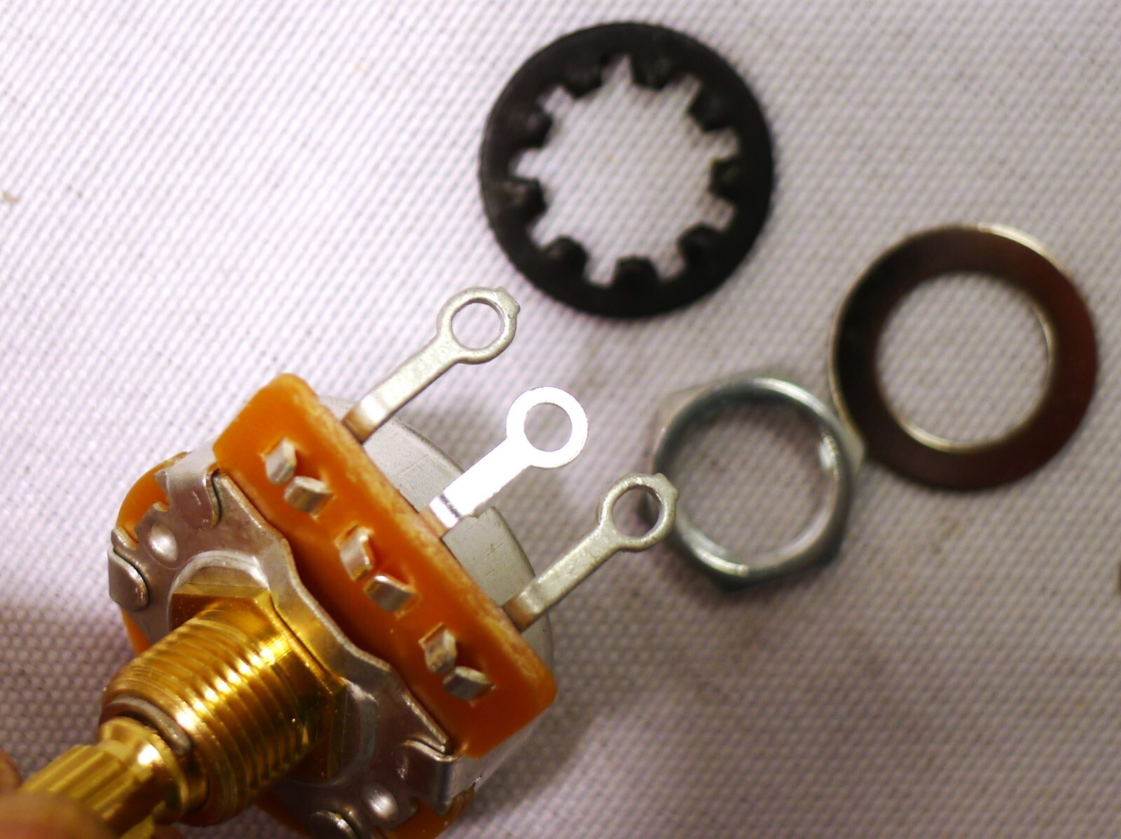 Pack Of 3 Short 05A A250K 9.5mm (3/8″) Split Shaft Audio POT Potentiometer