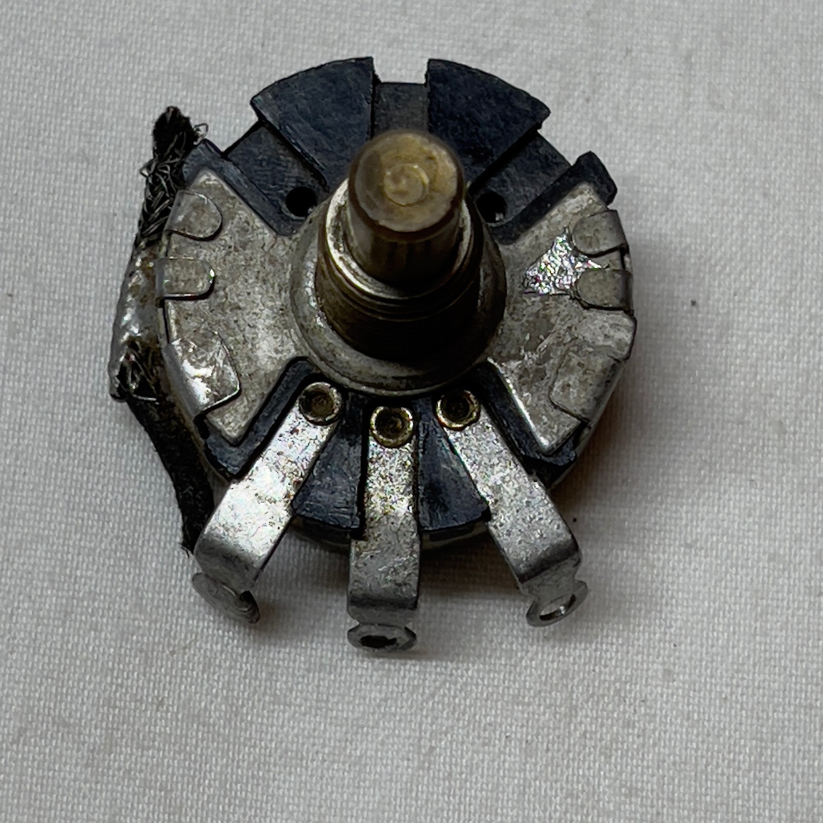 IRC Solid Shaft Potentiometer – 50K – 15th Week of 1950 – Gibson