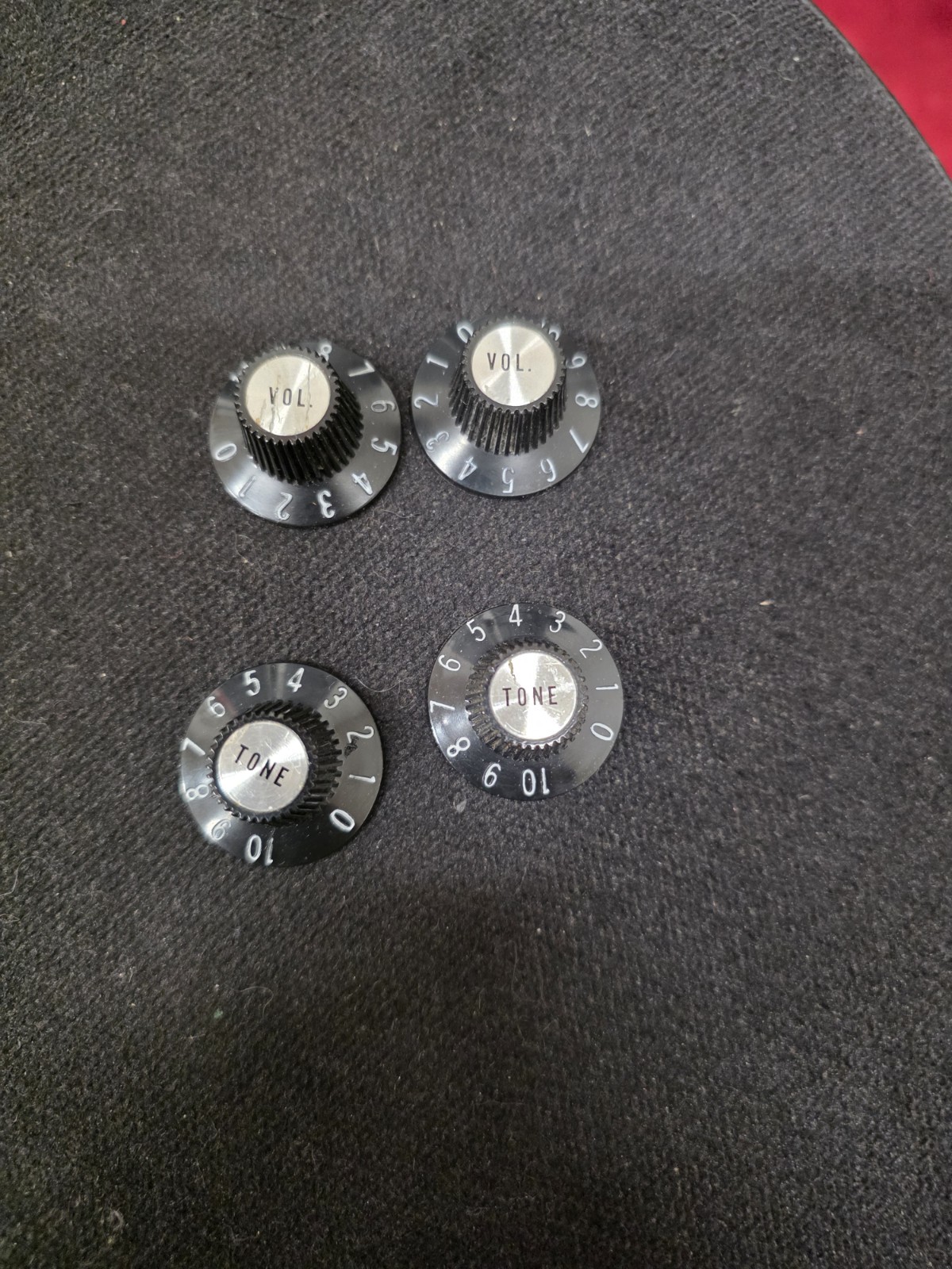 Gibson Witch Hat Knobs Set of 4 2 Volume 2 Tone 1960s 1970s