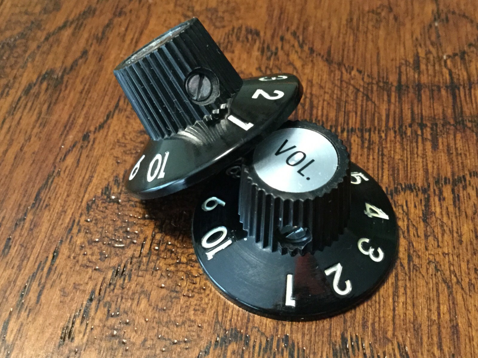 (2) Black Witch Hat Guitar Knobs / Bakelite / Set Screw / .25″ Pots / Vol Tone