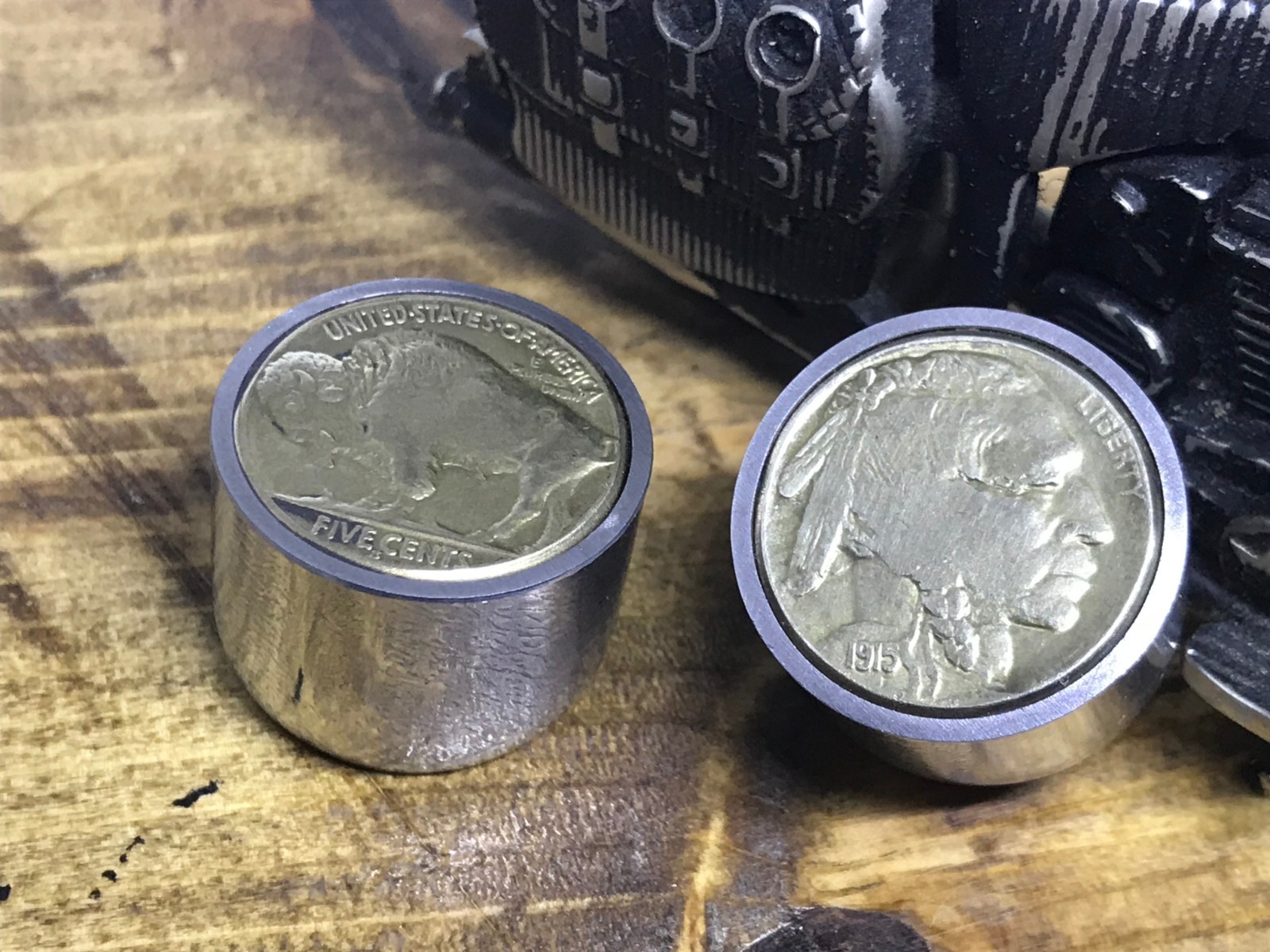 Indian/buffalo nickel guitar knobs with various dates.
