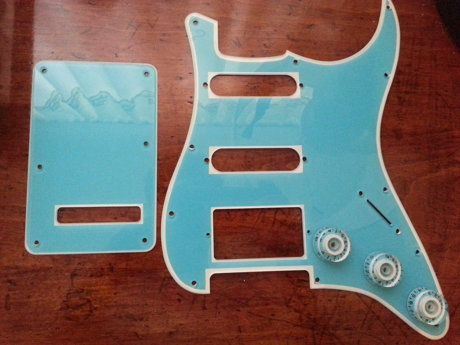 2 Guitar top hat volume/tone knobs & switch tip.. Daphne Blue/Aged Cream.. JAT
