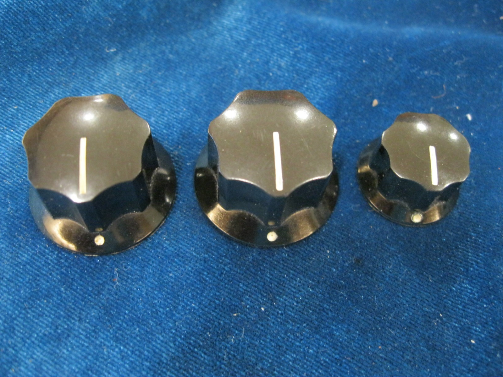Clean Mid 1970’s FENDER Jazz Bass KNOBS #1