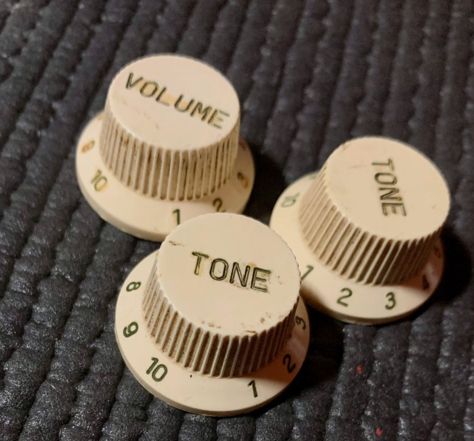 50+ Years Old Fender Vintage OEM Stratocaster 1970s White 3-Spoke Control Knobs