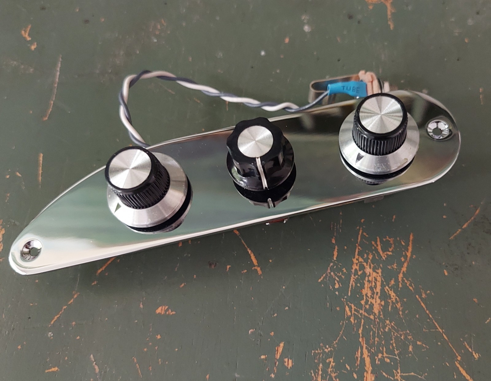 Solderless 51 P Bass Wired Control Plate + Knobs 12/W Varitone Bourns Pots