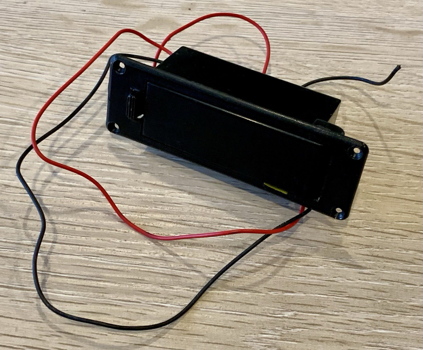 2003 Rogue LX400-PRO Active Bass Guitar Battery Holder