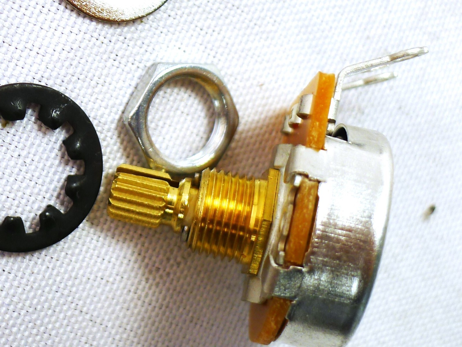 Pack Of 3 Short 05A A250K 9.5mm (3/8″) Split Shaft Audio POT Potentiometer