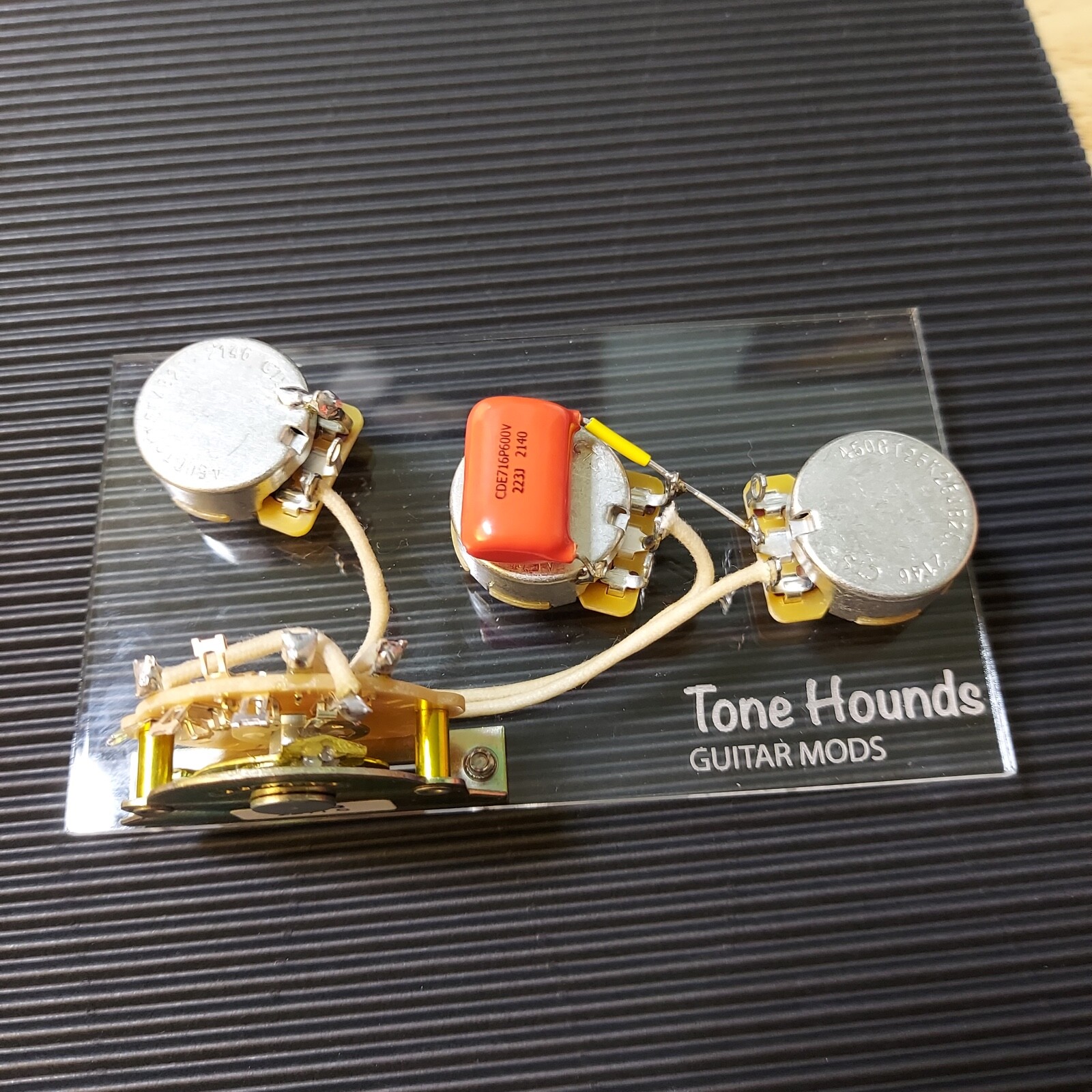 USA Strat Wiring Harness-Tone Hounds Standard for Fender Strat CTS Oak Grigsby
