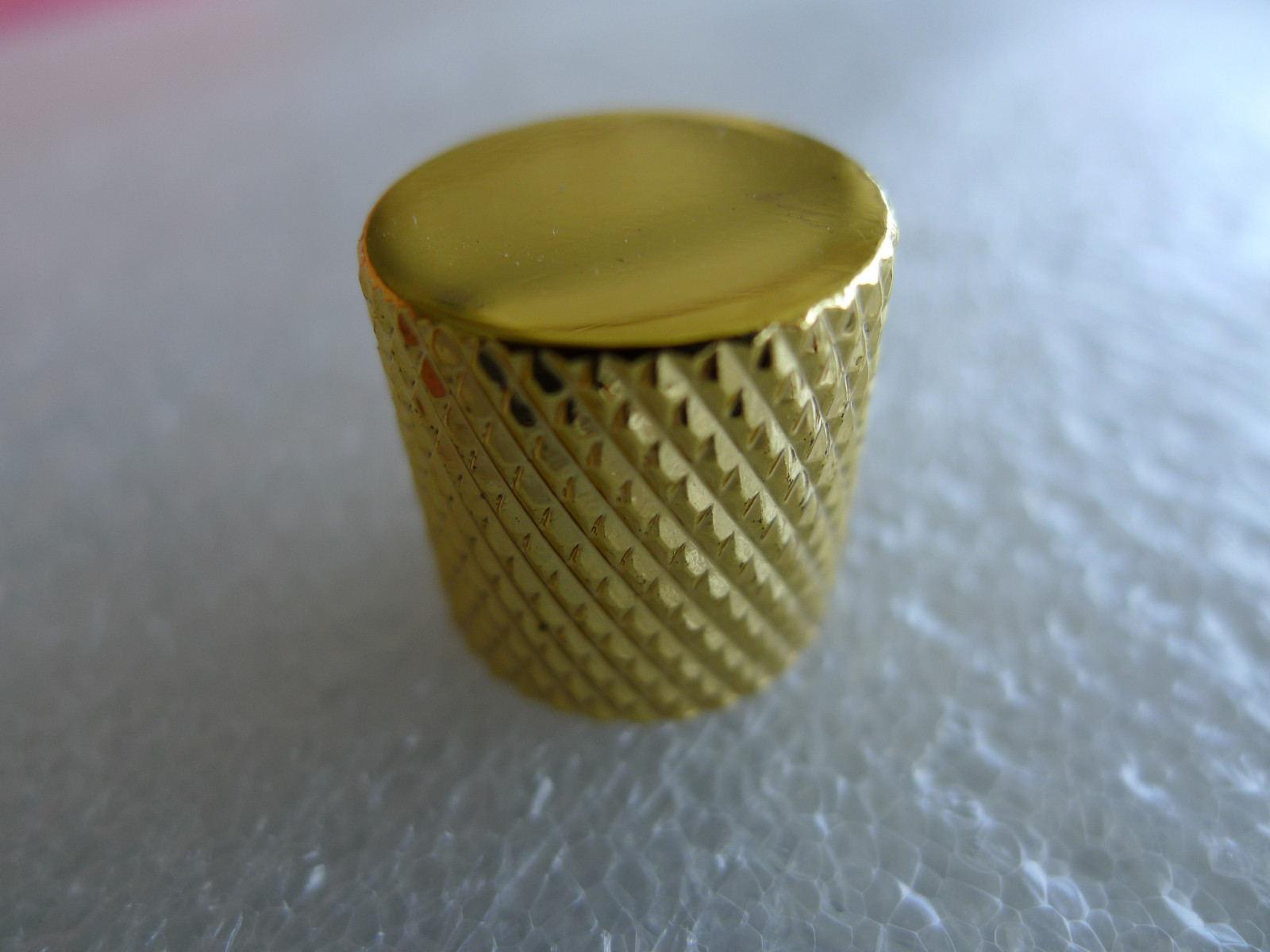 1 pcs Metal Flat Top Tele Style Guitar Knob Push Fit 1/4″ Split Shaft Pot GOLD