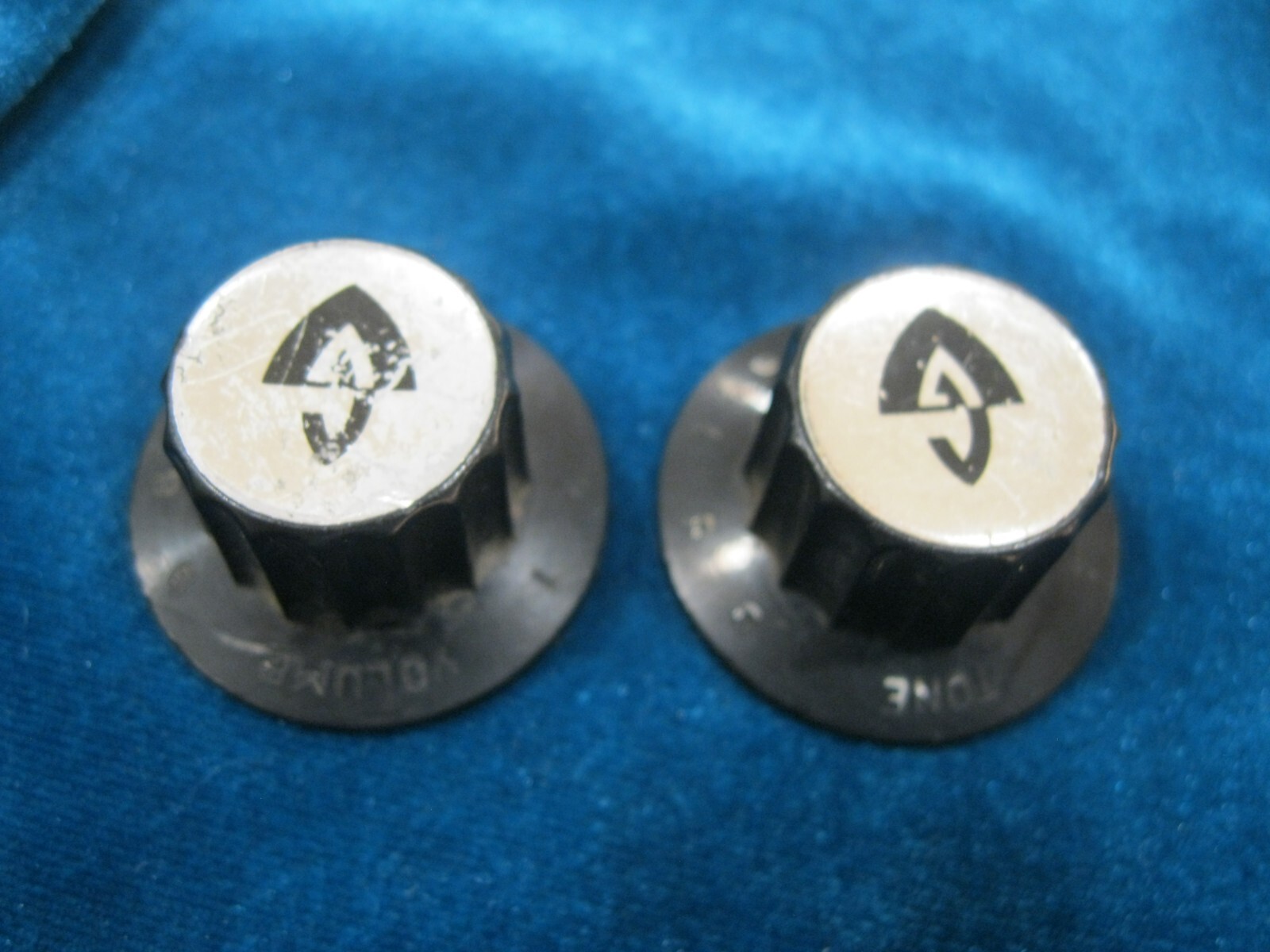 Two Vintage 60’s 70’s 1-9 GUILD Knobs for Bluesbird Starfire S-100 M-75 M-85