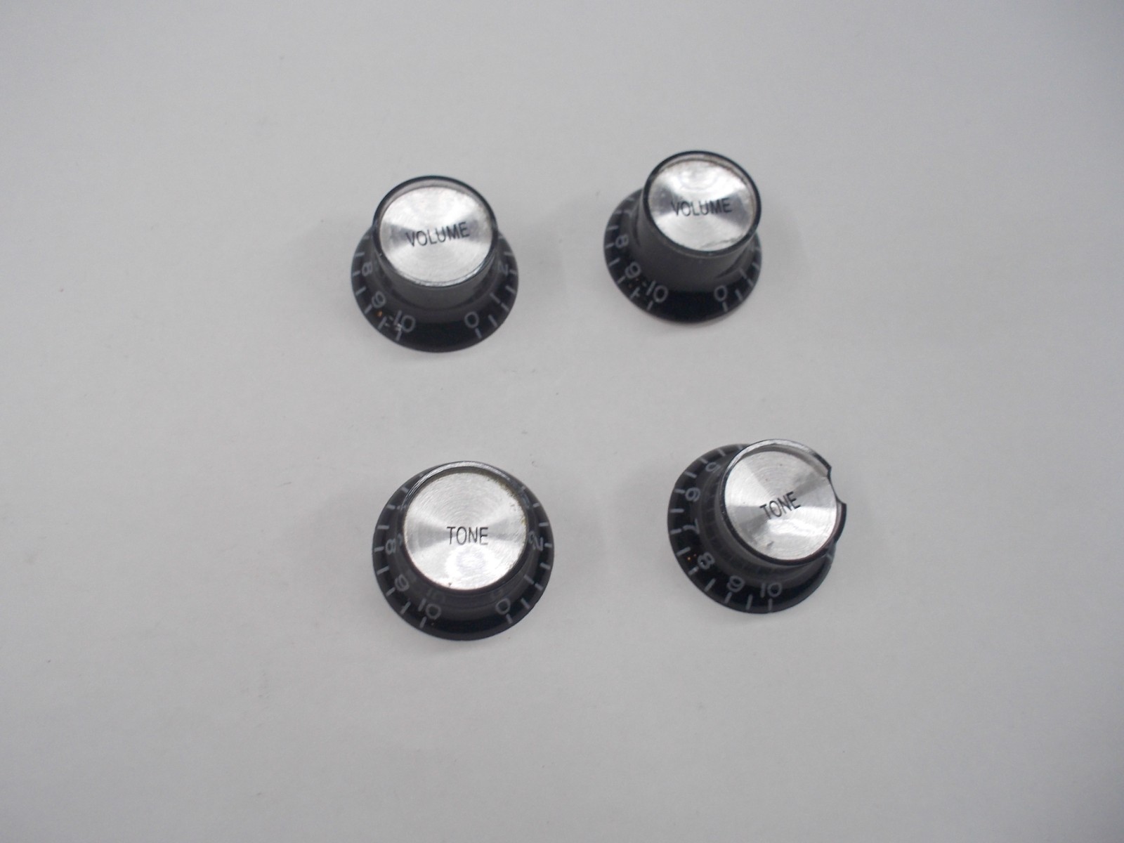 Gibson USA ES339 Custom Shop black/silver top hat volume & tone control knobs