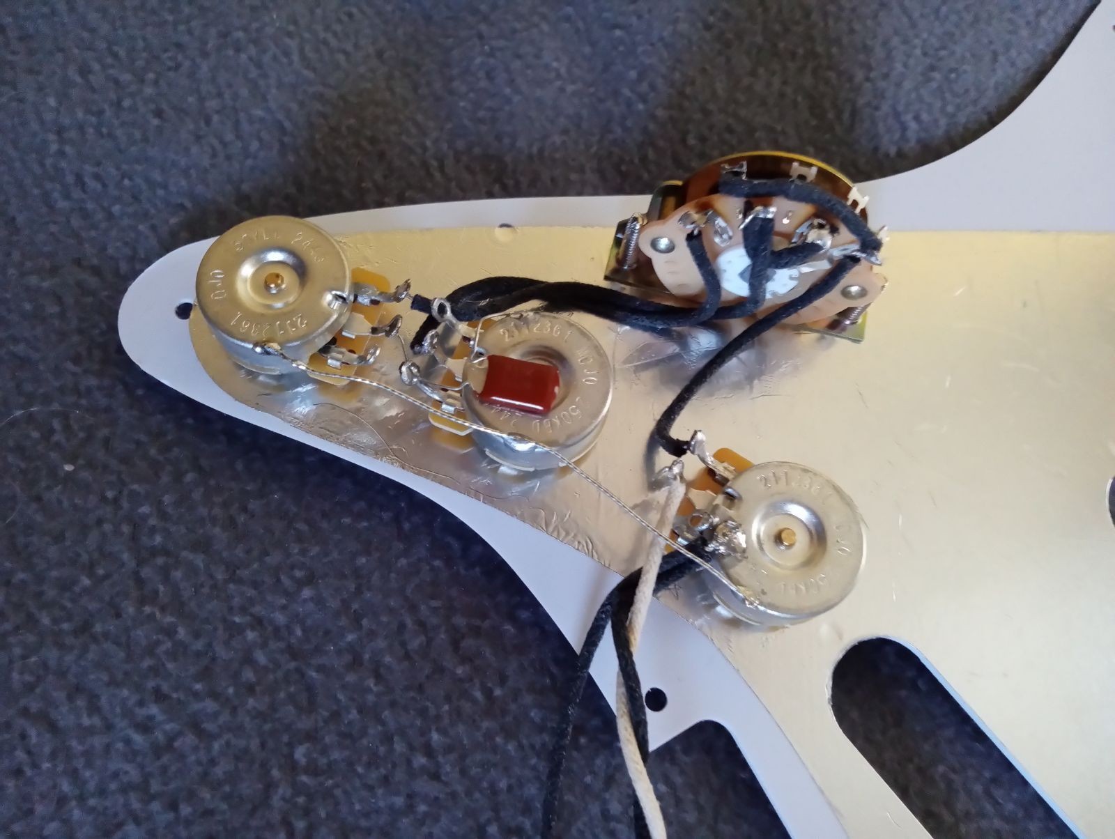 FENDER STRATOCASTER 11 HOLE PREWIRED PICKGUARD READY FOR PICKUPS BRAND NEW