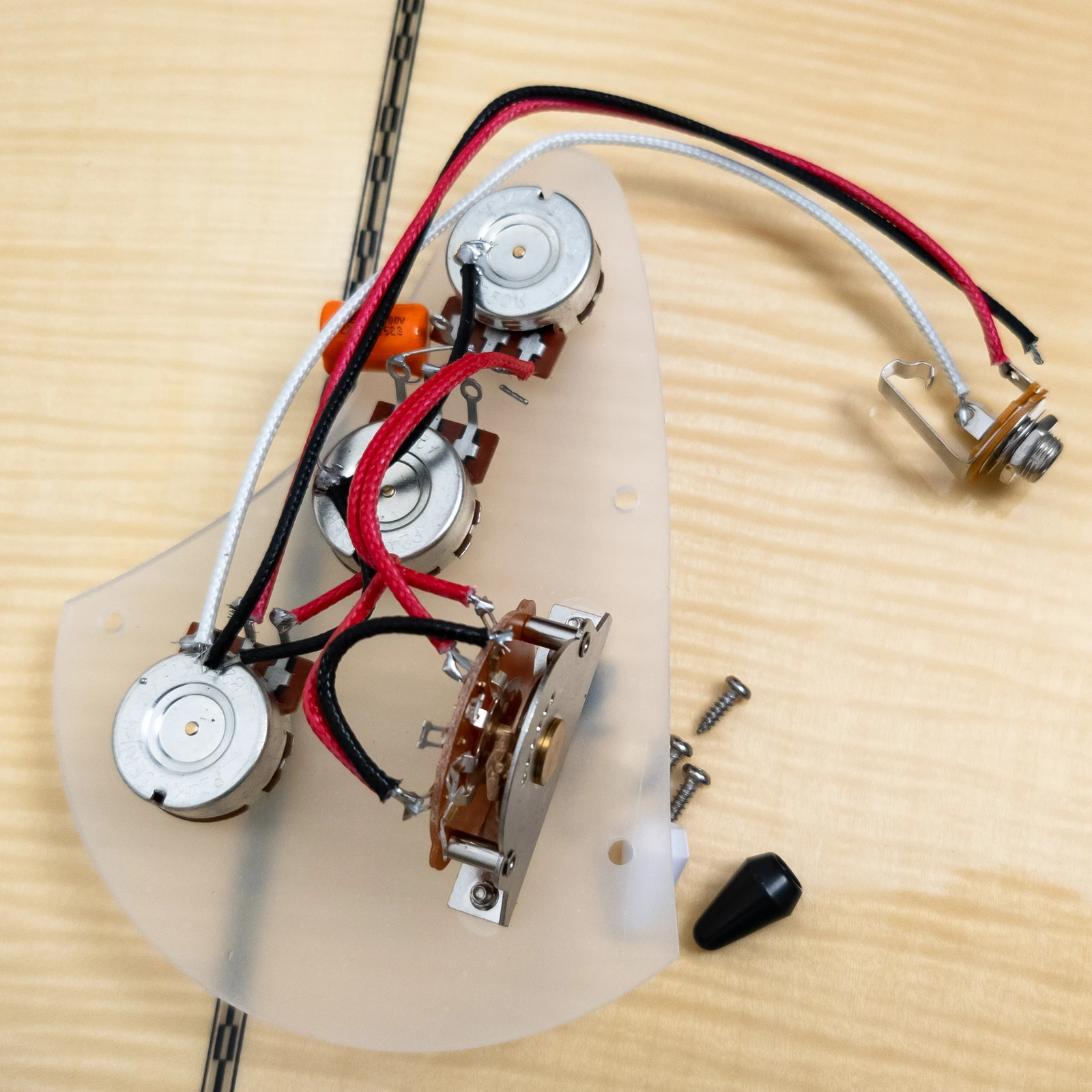 Prewired Guitar Pickguard Wiring Harness Kit for Strat 3x 250K Brass CTS Pots