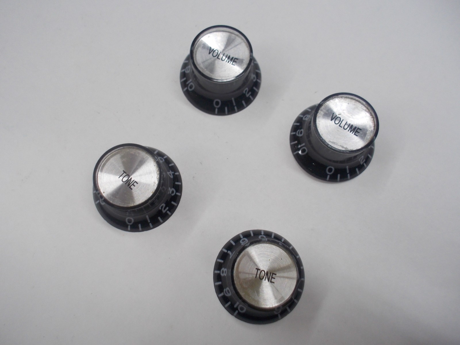 Gibson USA ES339 Custom Shop black/silver top hat volume & tone control knobs