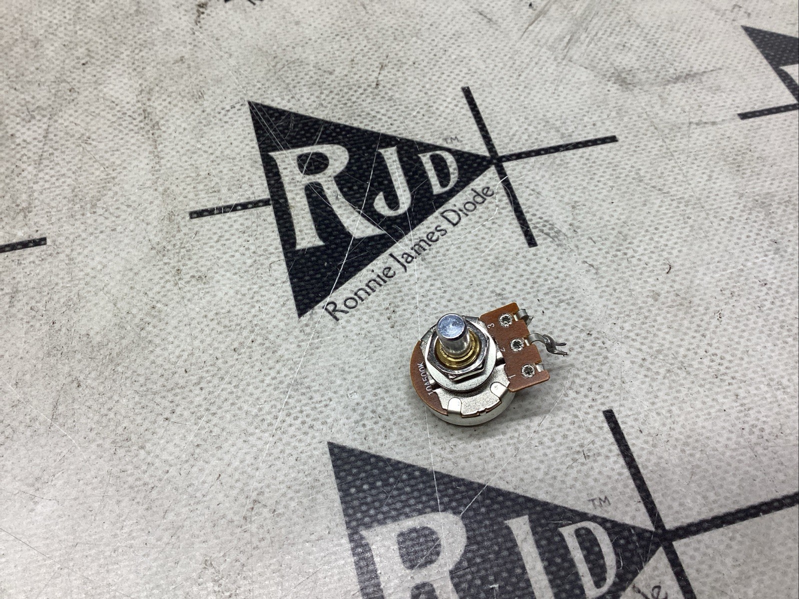 EVH Low Friction 500k Potentiometer Solid Shaft Pot