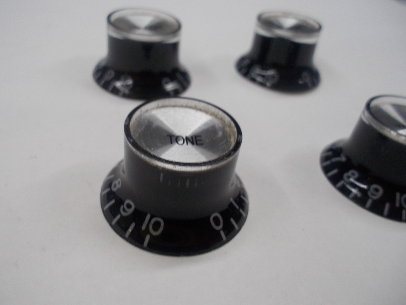 Gibson USA ES339 Custom Shop black/silver top hat volume & tone control knobs