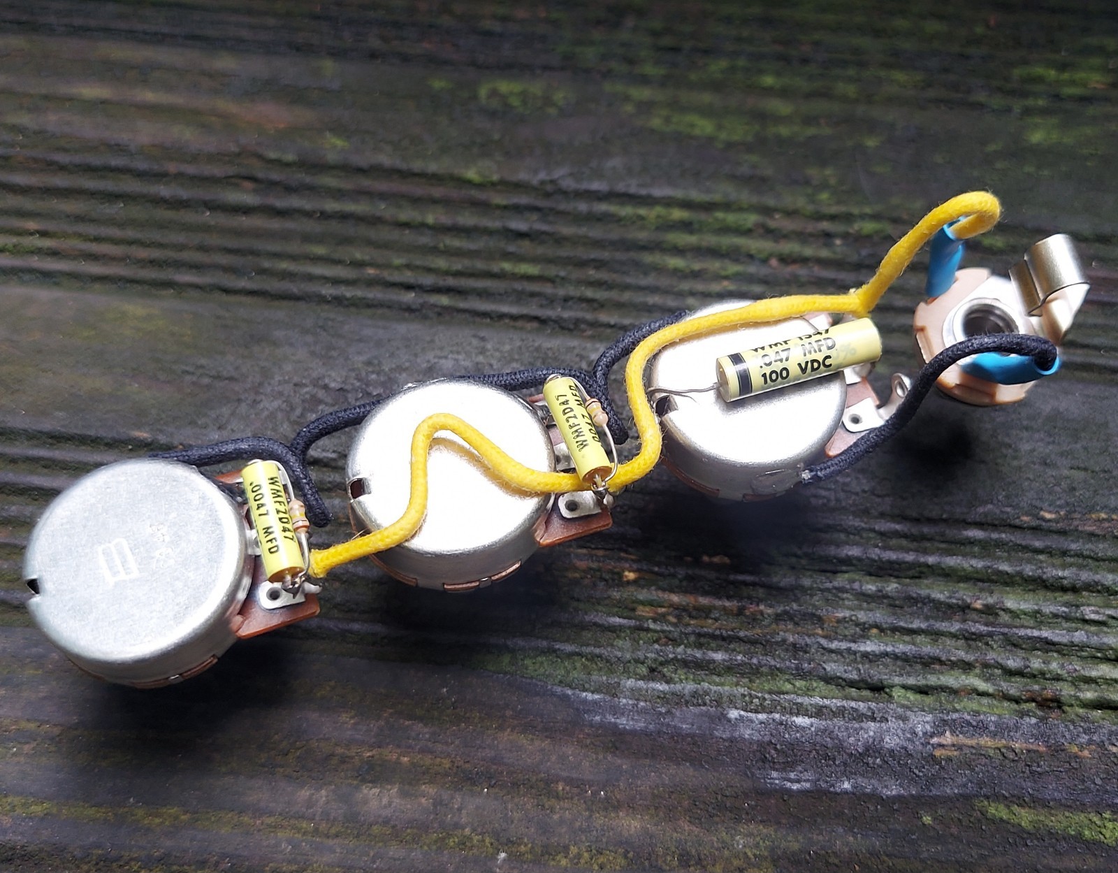 Jazz Bass Wiring Harness Bourns 250k Solid Shaft Pots Cornell Dubilier .047 Cap