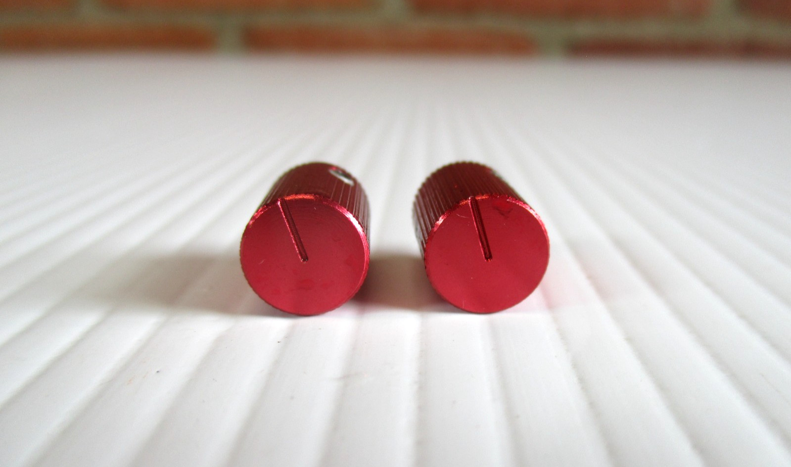 Small Red Solid Aluminum Control Knobs For HiFi Amp Guitar 1/2″ x 3/8″ Lot of 2