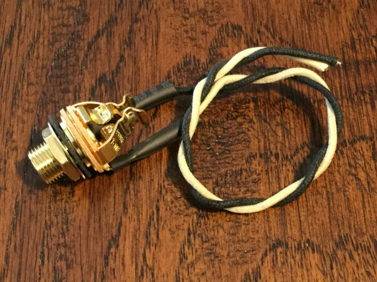 1 x GOLD / Pre-Wired / Pure Tone Multi-Contact Jack / Upgrade / Nuts & Washers