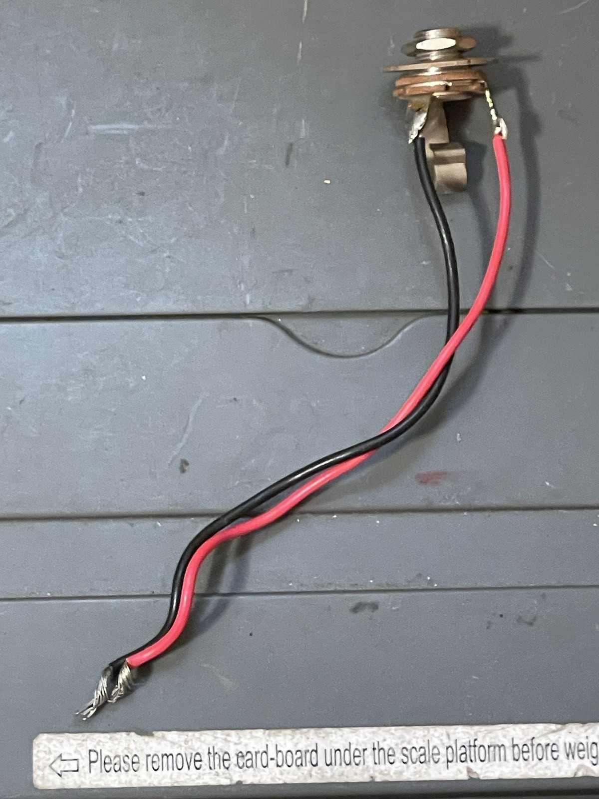 Switchcraft L11-type Pre-Wired 1/4″ in/out short-bushing jack w/ 6″ leads
