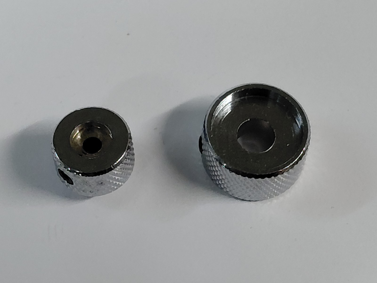 Chrome Knob – Factory Replacement for some Peavey Axcel Bass Models