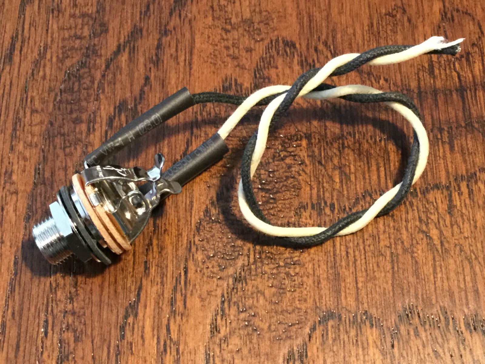 1 x NICKEL / Pre-Wired / PureTone Multi-Contact Jack / Upgrade / Nut & Washers