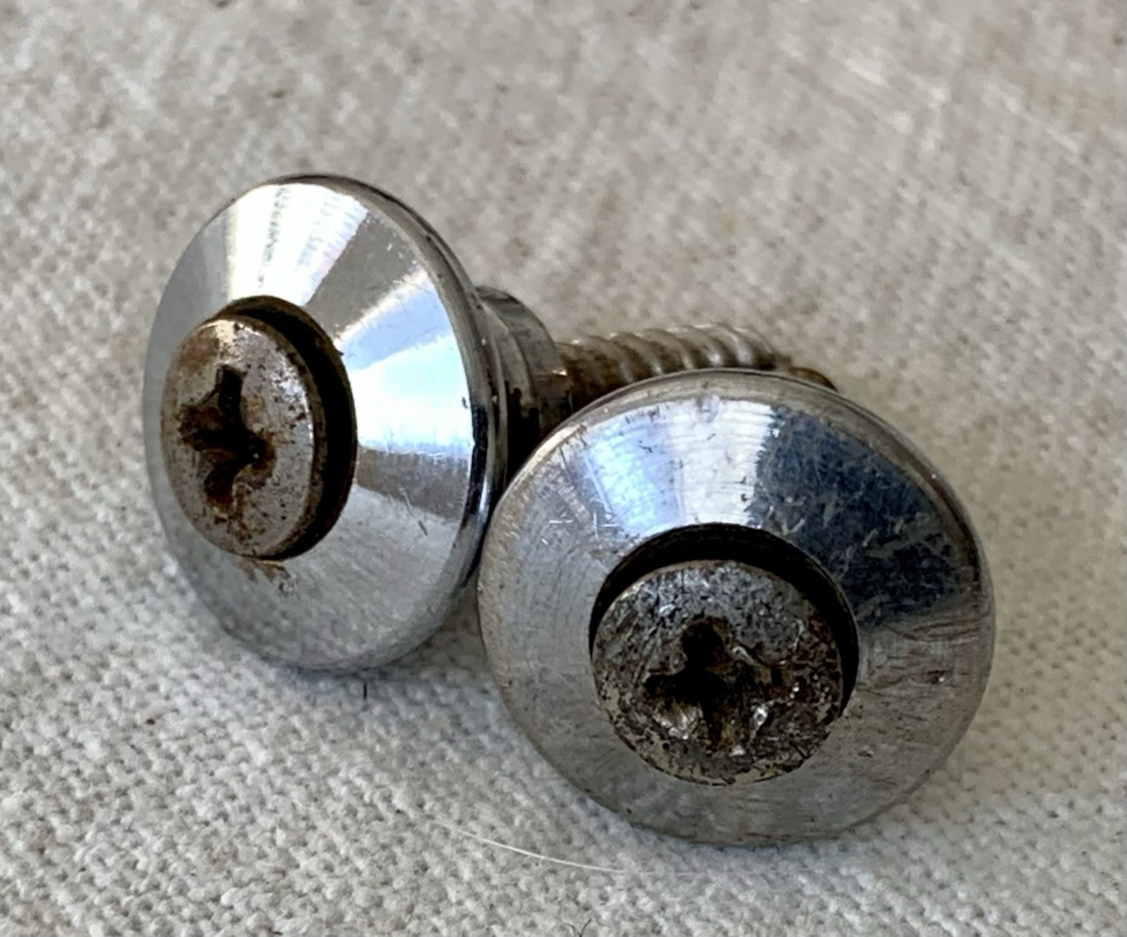 Vtg Yamaha BB-300 Bass Guitar Original Strap Buttons