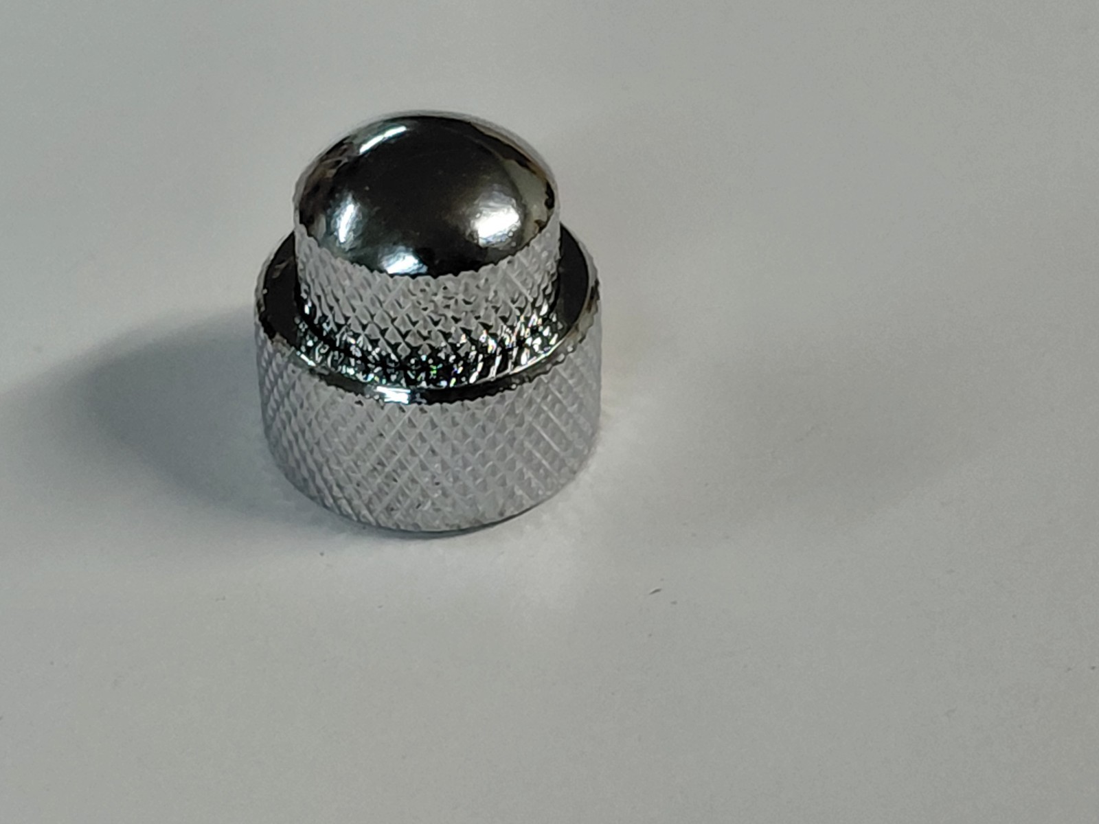 Chrome Knob – Factory Replacement for some Peavey Axcel Bass Models