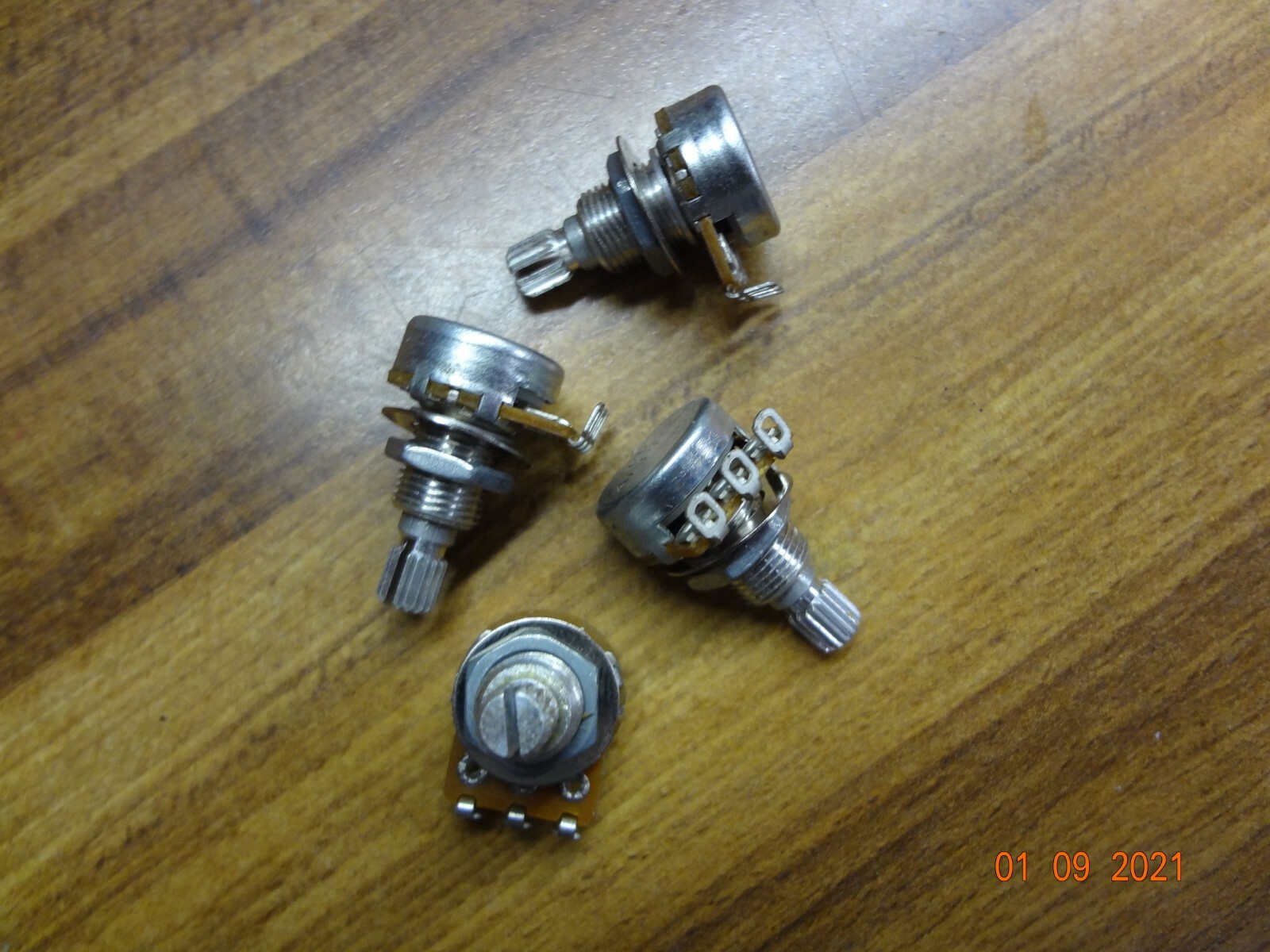 Guitar Volume Control 500K MINI Pot EP 0186 Audio Taper Alpha GET A FREE FUSE