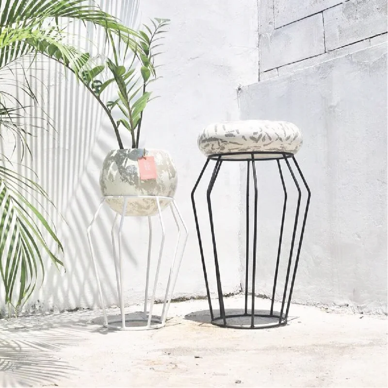 Standing Pot BESI HITAM PUTIH